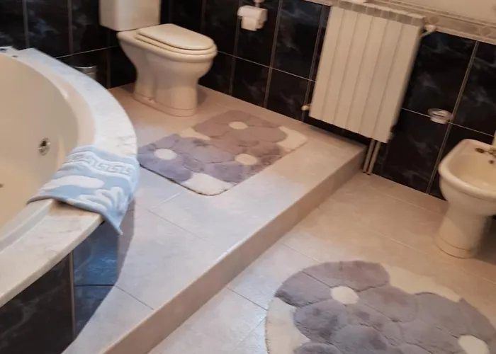 Moradia Rotunda Dos Bois 몬테알레그레